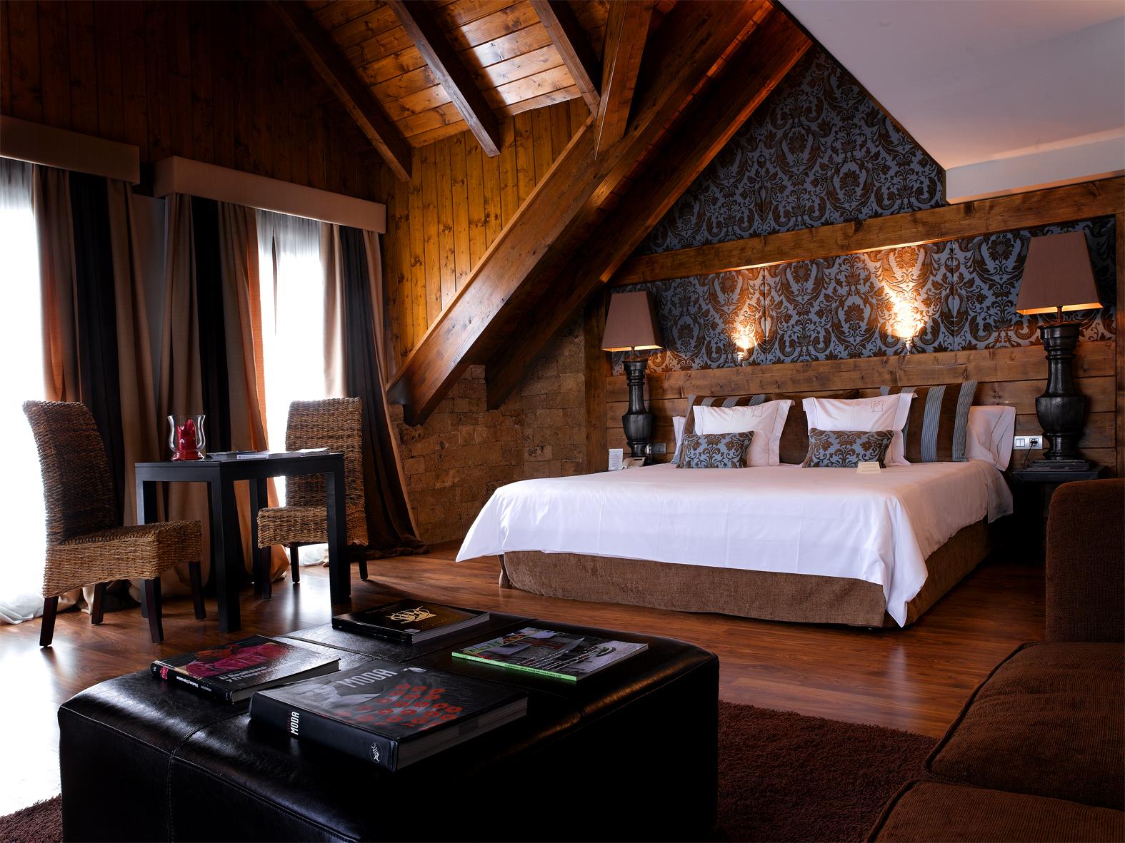 Abadia Del Pirineo Hotel ตรามาคาสติลญา เด เตนา ภายนอก รูปภาพ