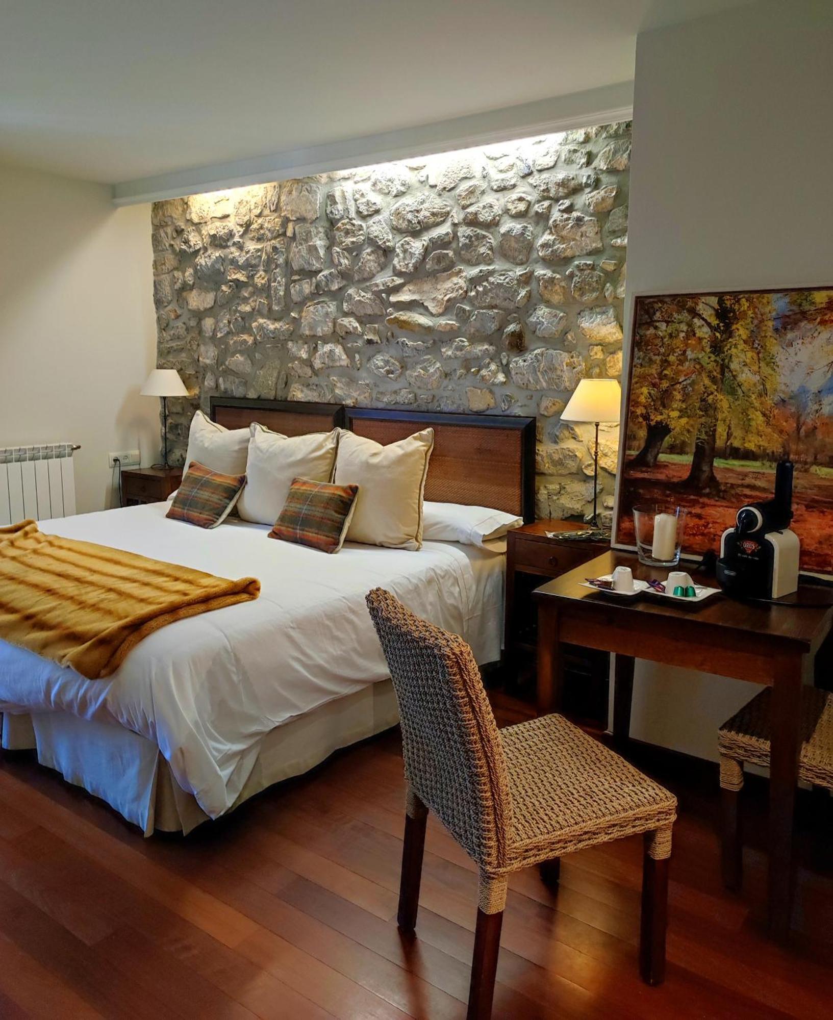 Abadia Del Pirineo Hotel ตรามาคาสติลญา เด เตนา ภายนอก รูปภาพ