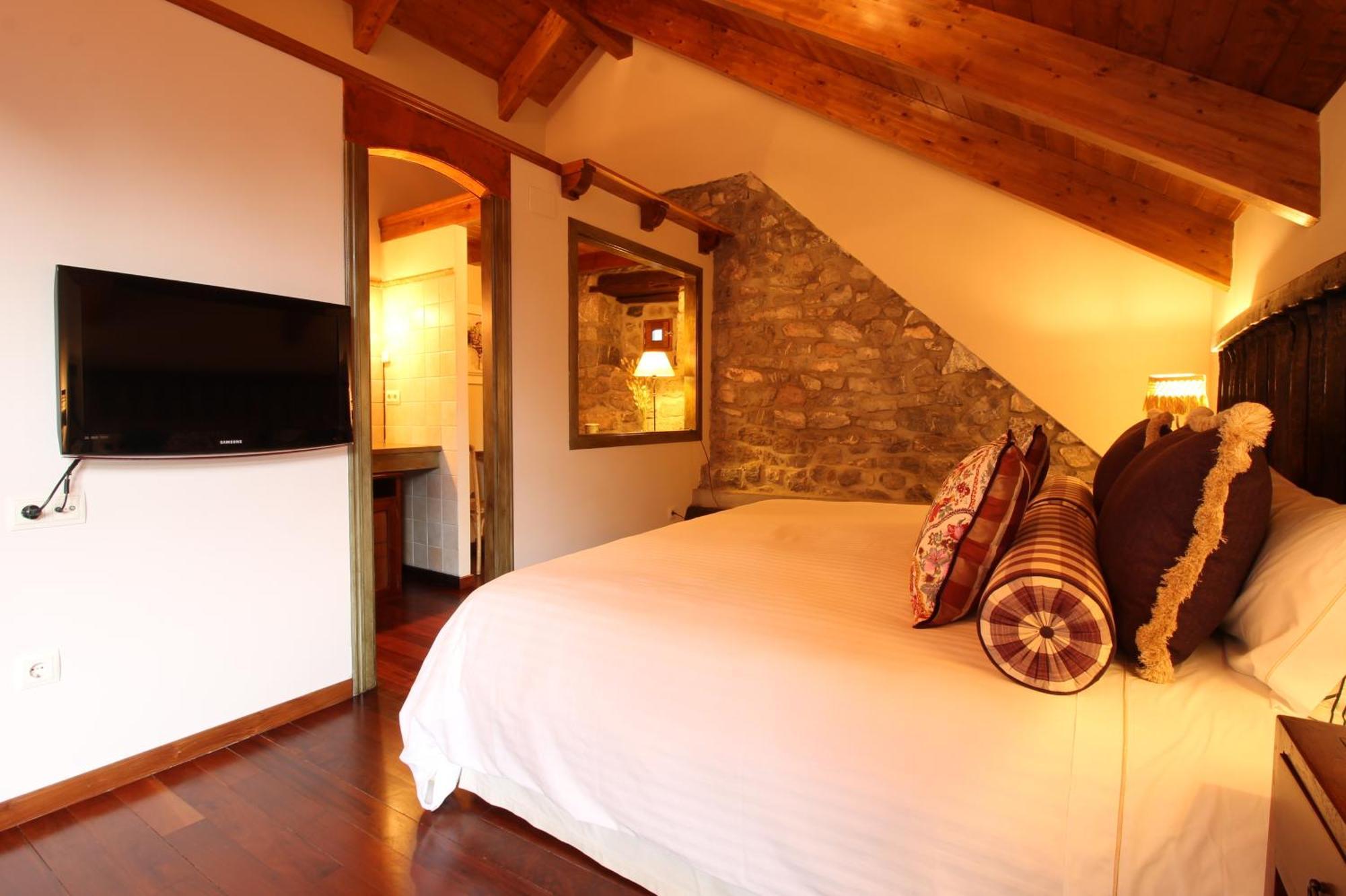 Abadia Del Pirineo Hotel ตรามาคาสติลญา เด เตนา ภายนอก รูปภาพ