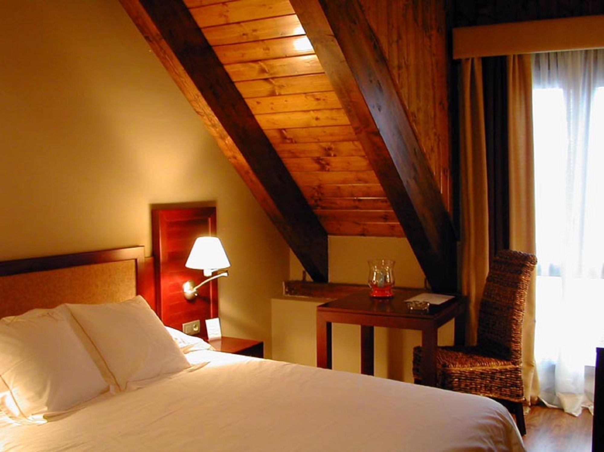 Abadia Del Pirineo Hotel ตรามาคาสติลญา เด เตนา ภายนอก รูปภาพ