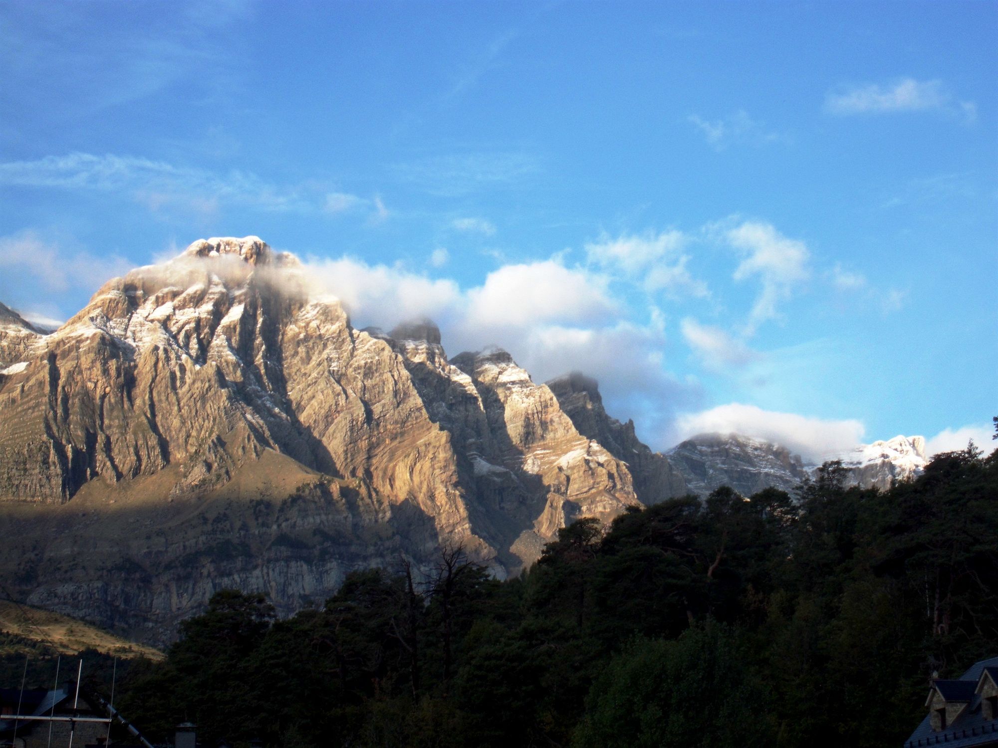Abadia Del Pirineo Hotel ตรามาคาสติลญา เด เตนา ภายนอก รูปภาพ