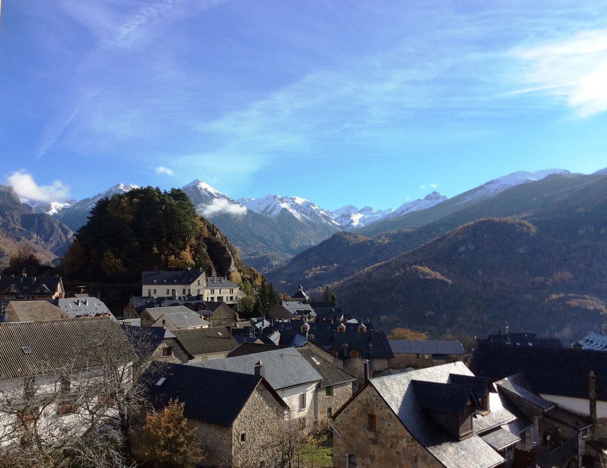 Abadia Del Pirineo Hotel ตรามาคาสติลญา เด เตนา ภายนอก รูปภาพ