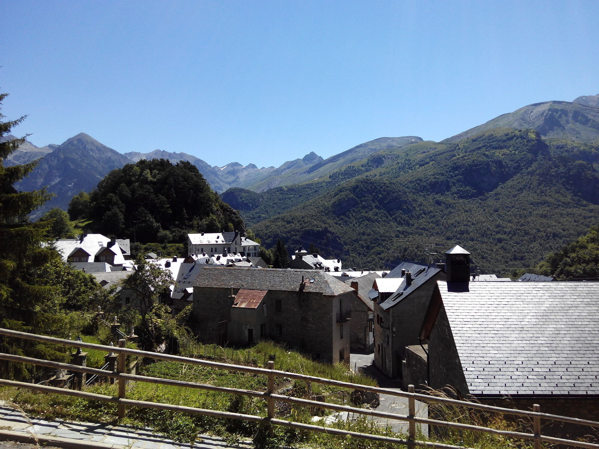 Abadia Del Pirineo Hotel ตรามาคาสติลญา เด เตนา ภายนอก รูปภาพ